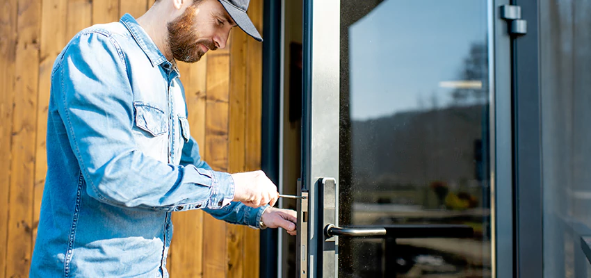 Frameless Glass Storefront Door Locks Replacement in Quartz Hill, CA