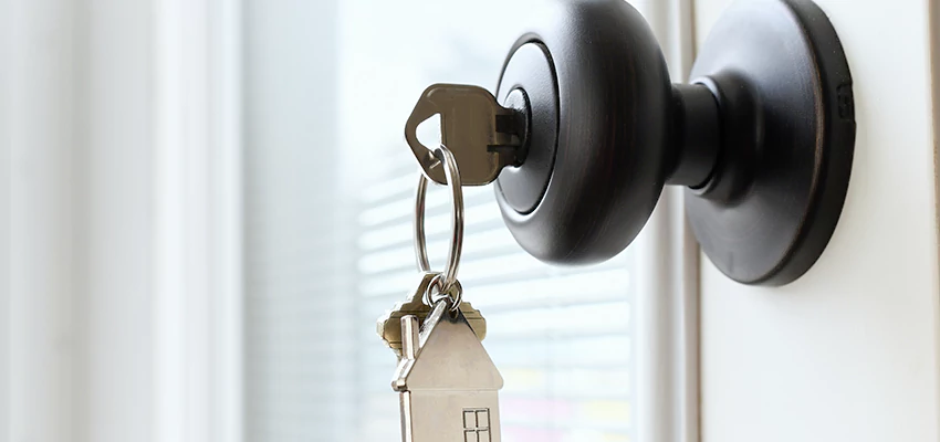 Bifold Door Knob Replacement in Quartz Hill, California