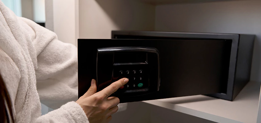 Safe Unlocking Service Company in Quartz Hill, California