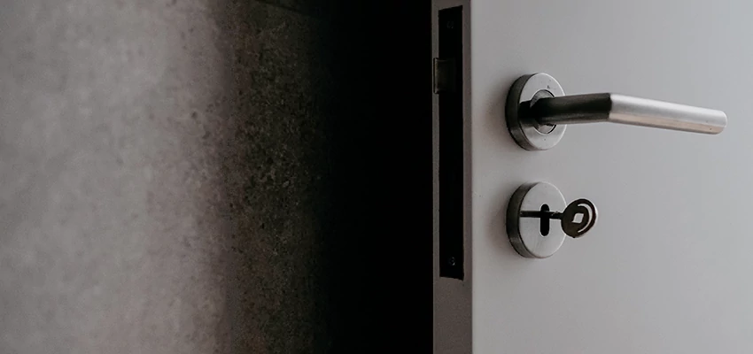 Front Door Handle Repair And Installation in Quartz Hill, CA